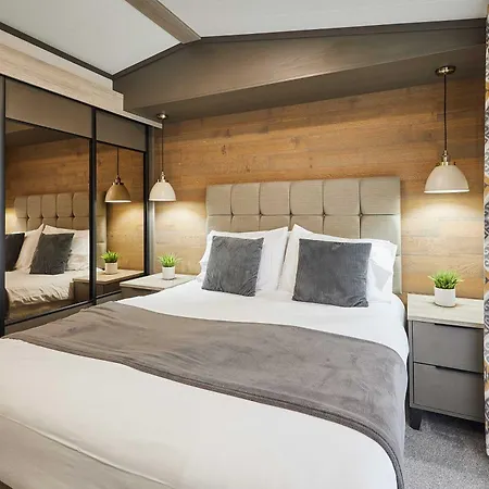 Pebble With Hot Tub York